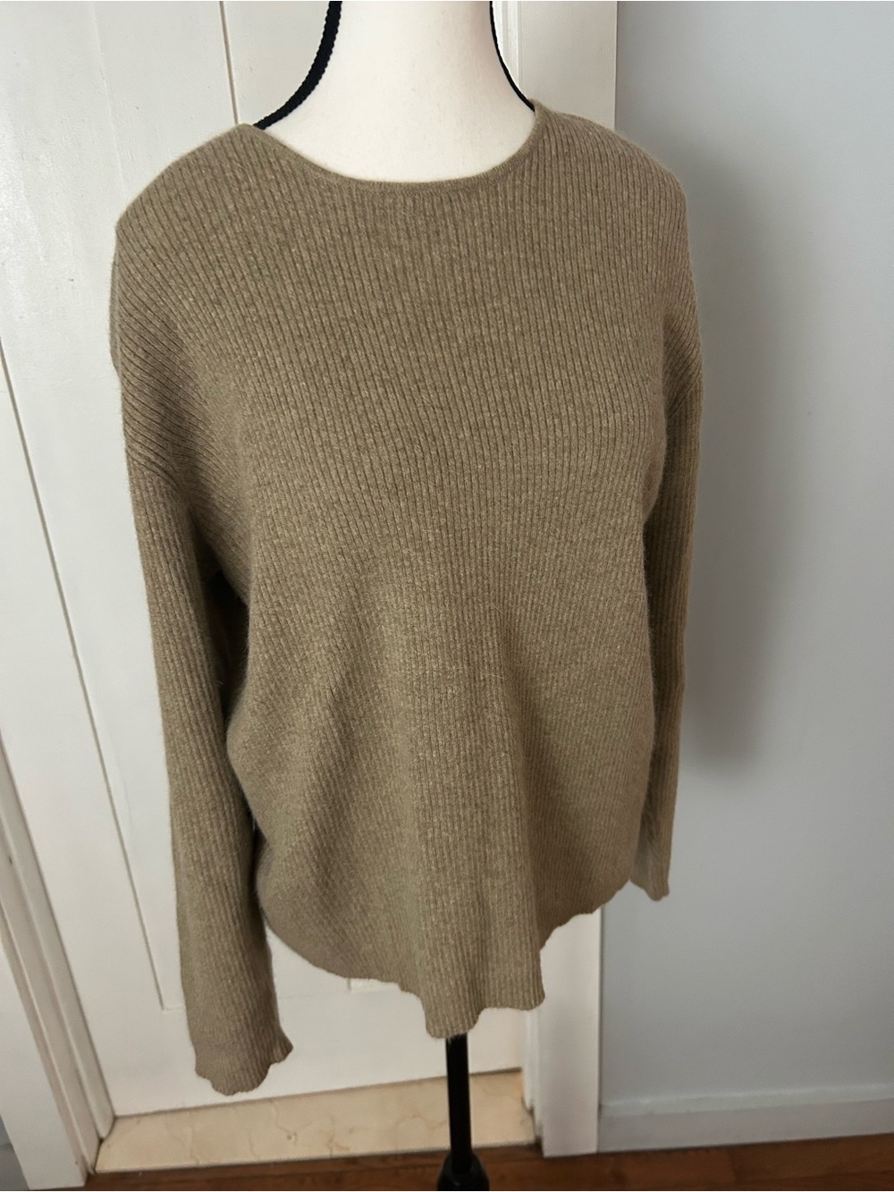 Lambswool and Angora Jones New York sweater - Picture 2 of 6